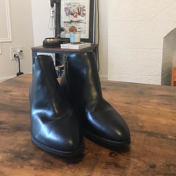 New Nine West Booties - Picture 3 of 8